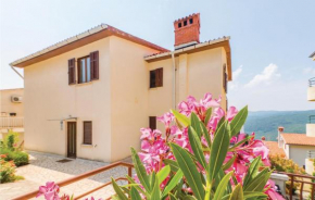 2 Bedroom Beautiful Apartment In Rabac